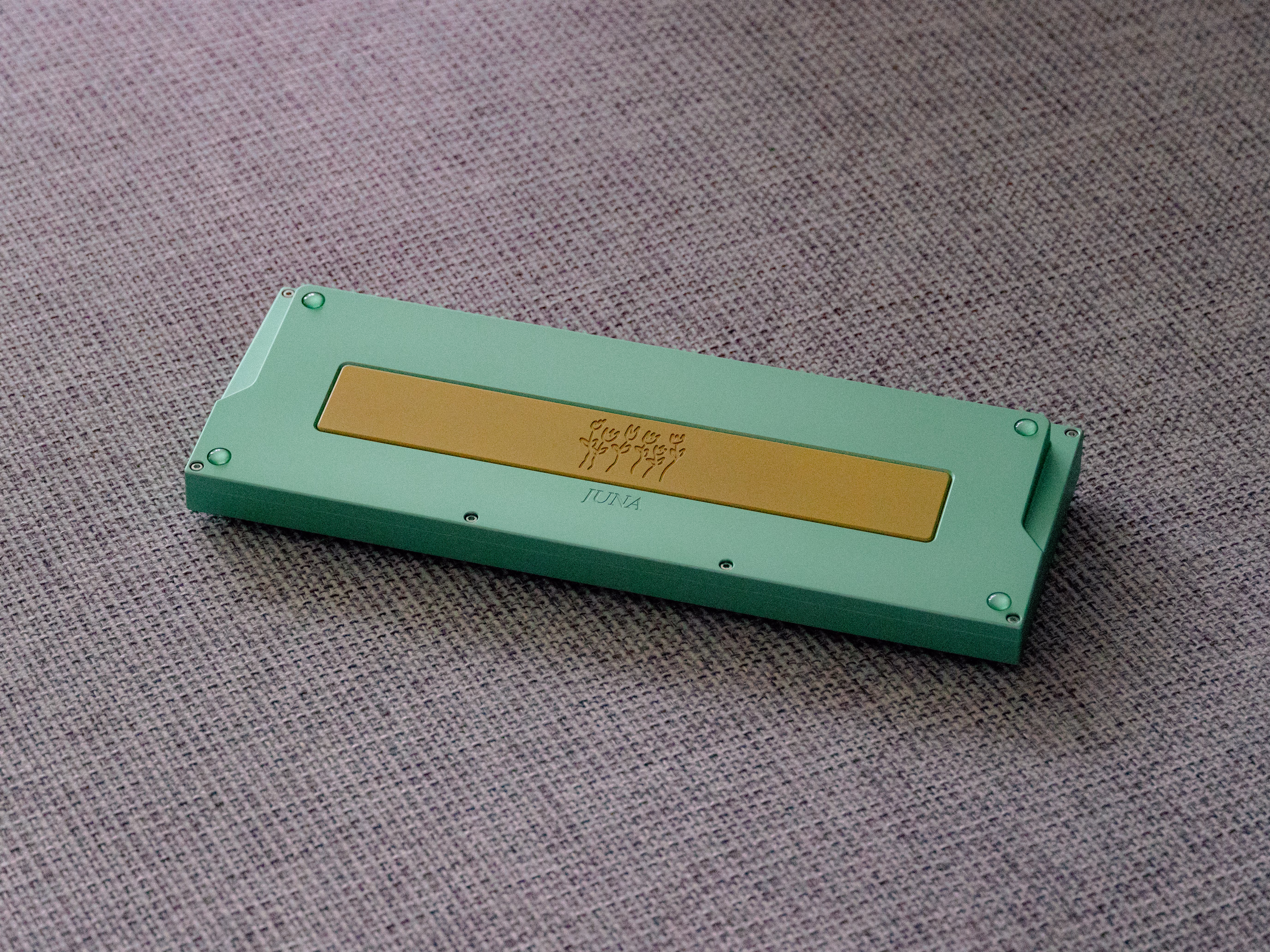 Juna keyboard detail